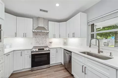 5322 Sholtz St, Naples, FL 34113 photo 9