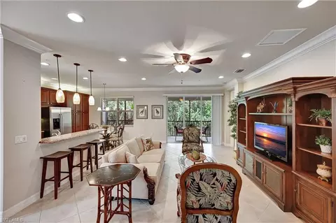 6510 Monterey Pt #201, Naples, FL 34105