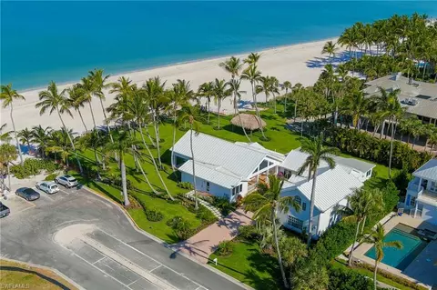 71 18th Ave S, Naples, FL 34102