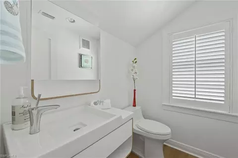 Bath - 71 18th Ave S, Naples, FL 34102 photo 5 of 5