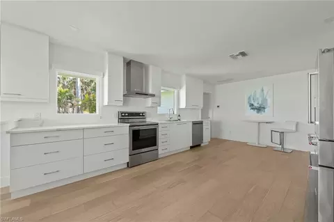 Kitchen - 71 18th Ave S, Naples, FL 34102 photo 2 of 3