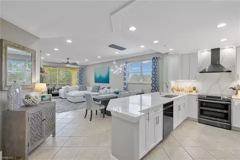 6824 Sterling Greens Pl #3206, Naples, FL 34104
