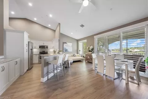 61 Silver Oaks Cir #12202, Naples, FL 34119