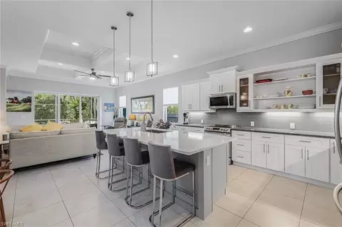 838 95th Ave N, Naples, FL 34108