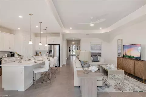 417 Grace Bay Ln, Naples, FL 34114