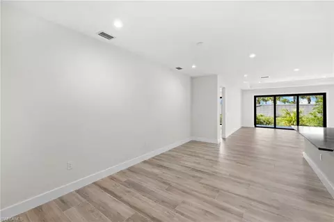 3049 Pine Tree Dr, Naples, FL 34112 photo 17