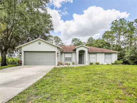 340 14th St NE, Naples, FL 34120