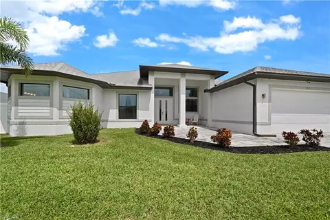 2911 SW 11th Pl, Cape Coral, FL 33914
