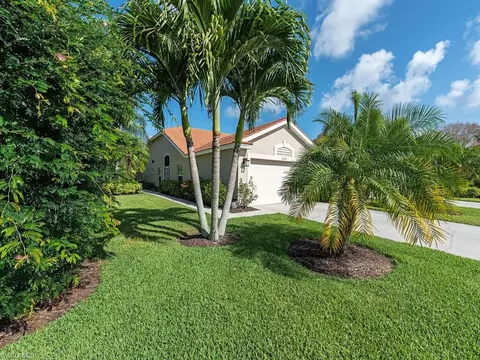 6521 Castlelawn Pl, Naples, FL 34113 photo 2