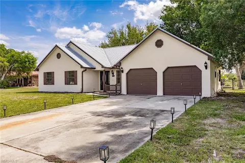 Exterior - 4550 Springview Cir, Labelle, FL 33935 photo 2 of 11