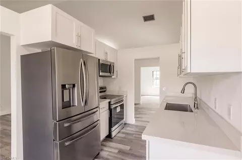Kitchen - 4550 Springview Cir, Labelle, FL 33935 photo 3 of 3