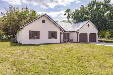 Exterior - 4550 Springview Cir, Labelle, FL 33935 photo 4 of 11