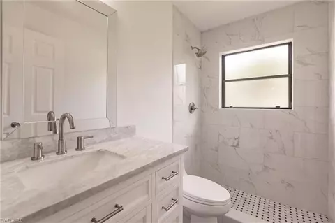 Bath - 4550 Springview Cir, Labelle, FL 33935 photo 1 of 3