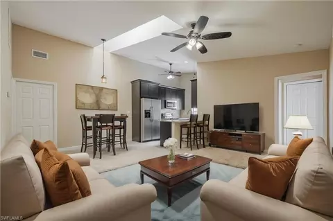 1518 SW Courtyards Ln #200, Cape Coral, FL 33914