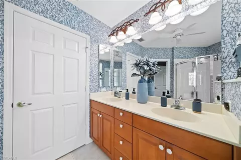 Bath - 20241 Burnside Pl #501, Estero, FL 33928 photo 1 of 4