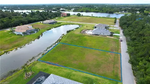 17140 Serengeti Cir, Alva, FL 33920