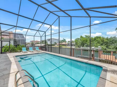 481 Lagoon Ave, Naples, FL 34108 photo 2