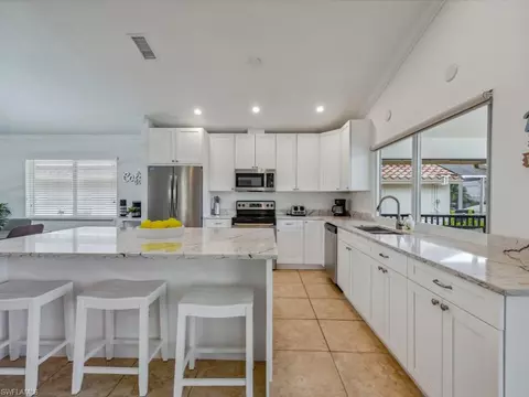 481 Lagoon Ave, Naples, FL 34108 photo 7