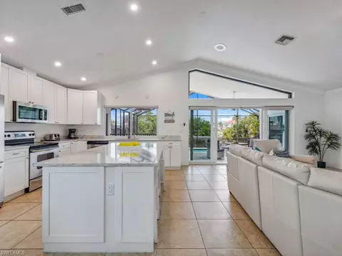481 Lagoon Ave, Naples, FL 34108 photo 9