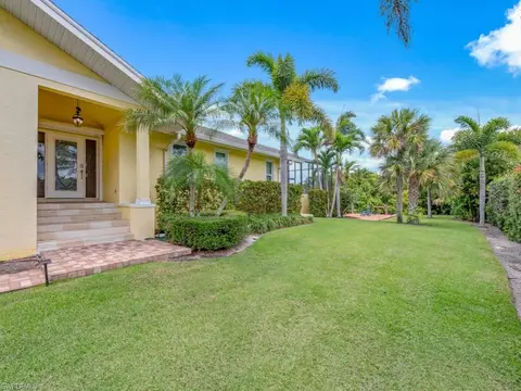 481 Lagoon Ave, Naples, FL 34108 photo 4