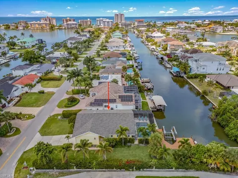481 Lagoon Ave, Naples, FL 34108 photo 3