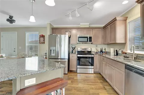 19 Chateau Way, Naples, FL 34112