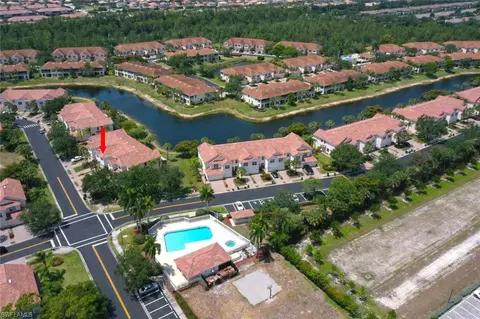 1076 Hampton Cir #51, Naples, FL 34105