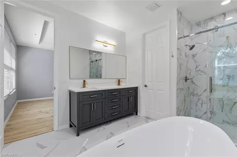 1360 Mariposa Cir #102, Naples, FL 34105