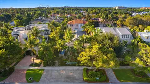 View/Area - 445 3rd Ave S #200, Naples, FL 34102 photo 3 of 9