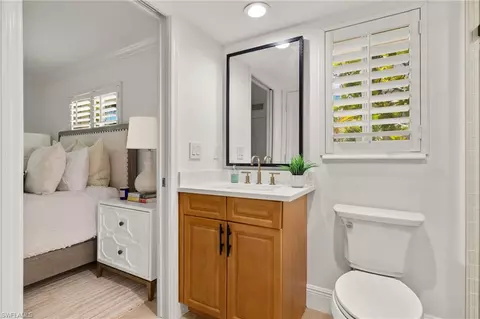 Bath - 445 3rd Ave S #200, Naples, FL 34102 photo 4 of 4