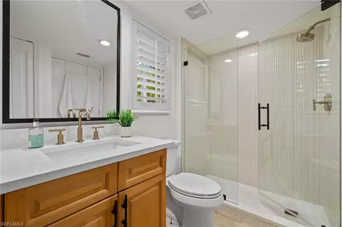 Bath - 445 3rd Ave S #200, Naples, FL 34102 photo 3 of 4