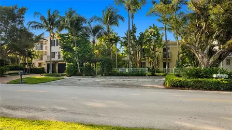 Exterior - 445 3rd Ave S #200, Naples, FL 34102 photo 8 of 10