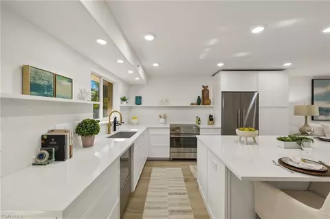 Kitchen - 445 3rd Ave S #200, Naples, FL 34102 photo 4 of 5