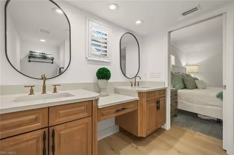 Bath - 445 3rd Ave S #200, Naples, FL 34102 photo 2 of 4