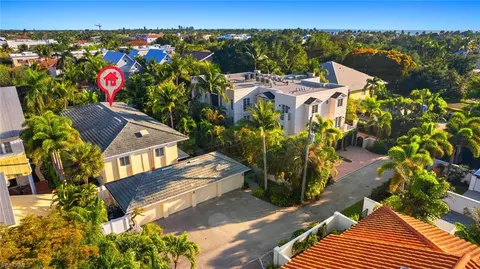 View/Area - 445 3rd Ave S #200, Naples, FL 34102 photo 7 of 9