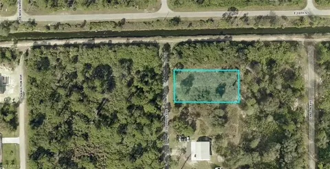1920 Columbus Ave, Lehigh Acres, FL 33972