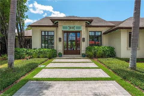 1245 Tuna Ct, Naples, FL 34102