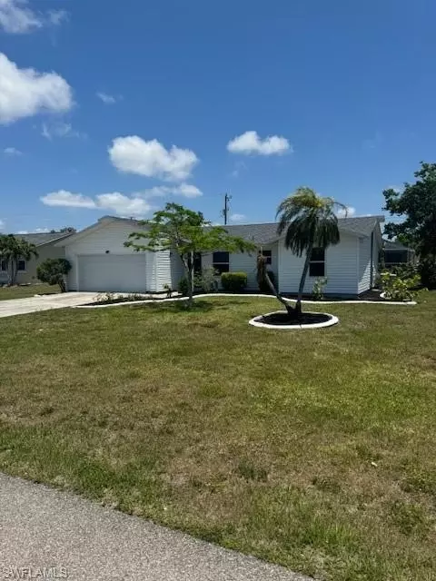 613 SW 10th Pl, Cape Coral, FL 33991