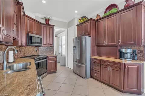 83 Glen Eagle Cir, Naples, FL 34104 photo 9