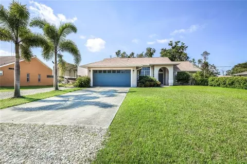 6564 Fairview St, Fort Myers, FL 33966