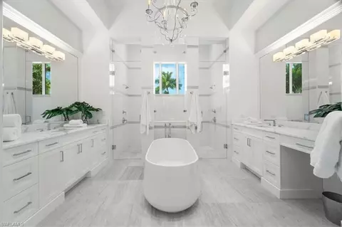 Bath - 625 Parkview Ln, Naples, FL 34103 photo 2 of 5