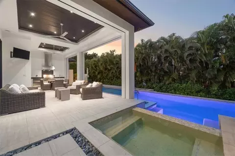 Exterior - 625 Parkview Ln, Naples, FL 34103 photo 11 of 12