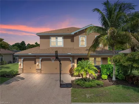 325 Turnbury Way, Naples, FL 34110