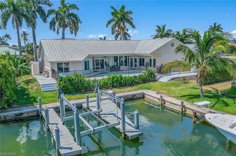 201 Windbrook Ct, Marco Island, FL 34145