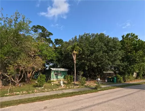 79 Isle Of St Thomas St # A, Naples, FL 34114