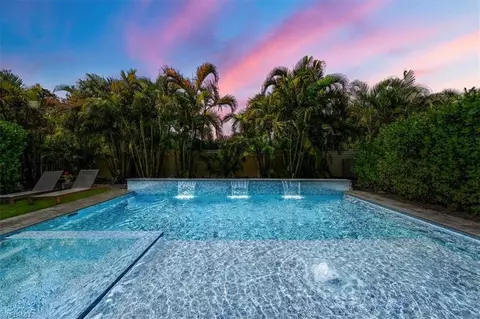 13564 Mandarin Cir, Naples, FL 34109