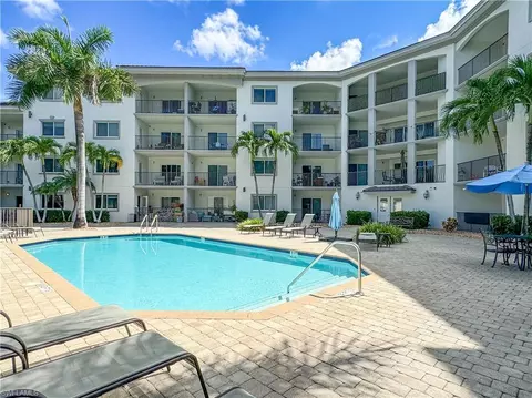 1100 Pine Ridge Rd #105B, Naples, FL 34103