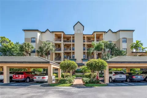 200 Vintage Cir #D-403, Naples, FL 34119