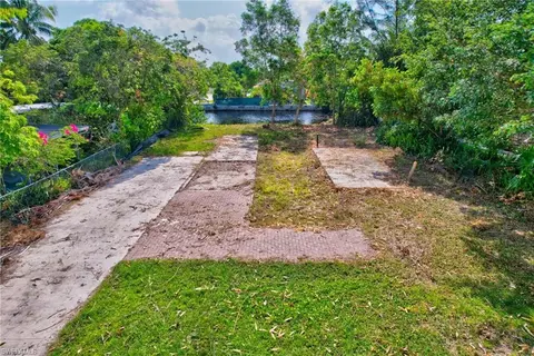 46 Moon Bay St, Naples, FL 34114 photo 3