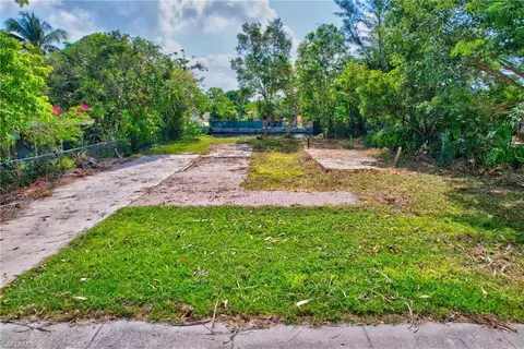 46 Moon Bay St, Naples, FL 34114 photo 2